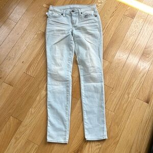 Rock & Republic Berlin Mid Rise Jeans size 4 light wash